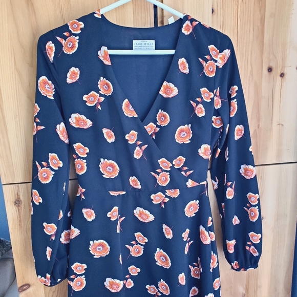 Jack Wills Black Poppy Print Fit & Flare Long Sleeved Mini Dress size 4 - Picture 1 of 4